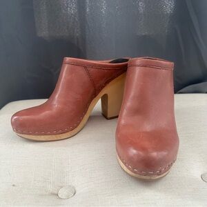 Dolce Vita Clogs size 7.5